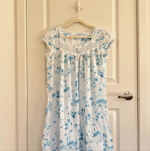 Eileen West white and aqua cap sleeve 43" floral nightgown